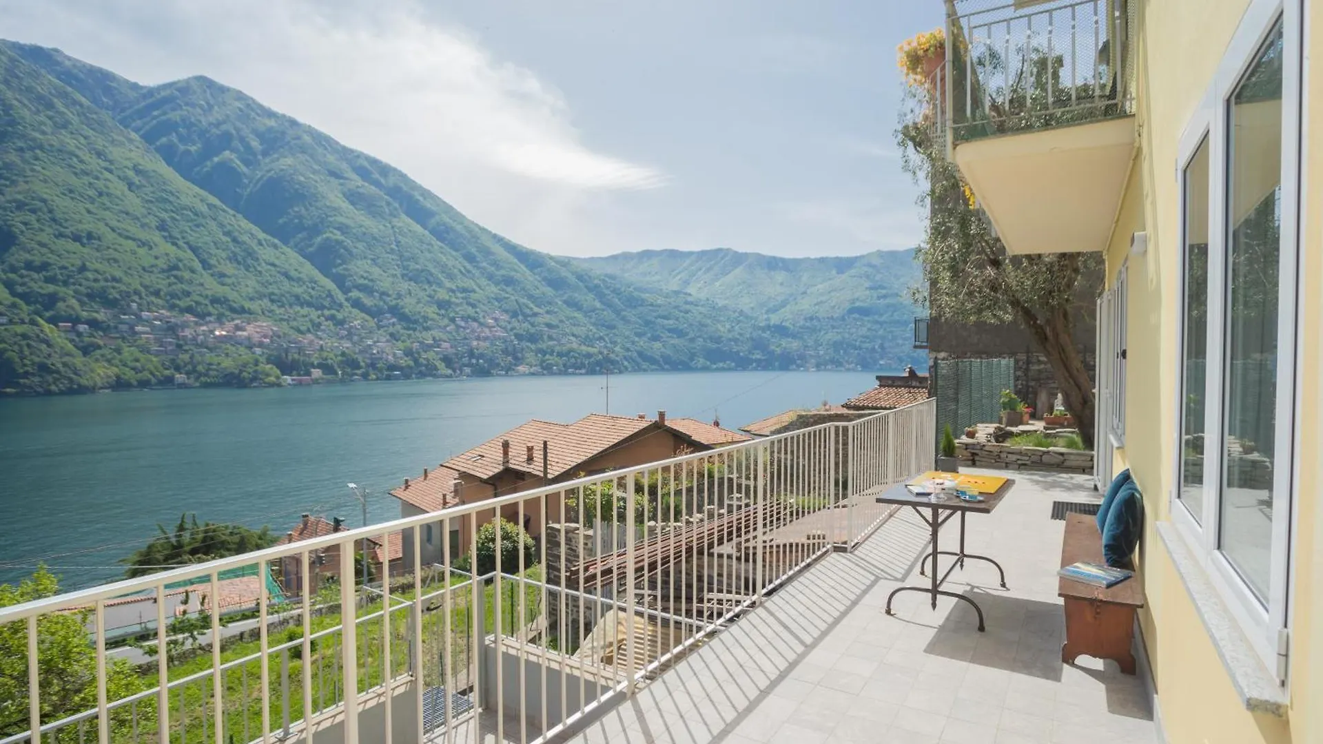La Quiete With Private Garden By Rent All Como Laglio Itália